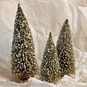 DEPARTMENT 56 - Flocked Sisal Christmas Trees w/Red Ornaments - Set of 3 - VTG